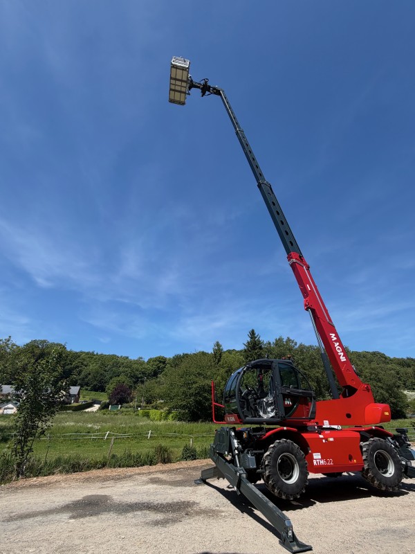 Acquisition d'un nouveau télescopique MAGNI a la place de l'ancien à Valmont en Normandie